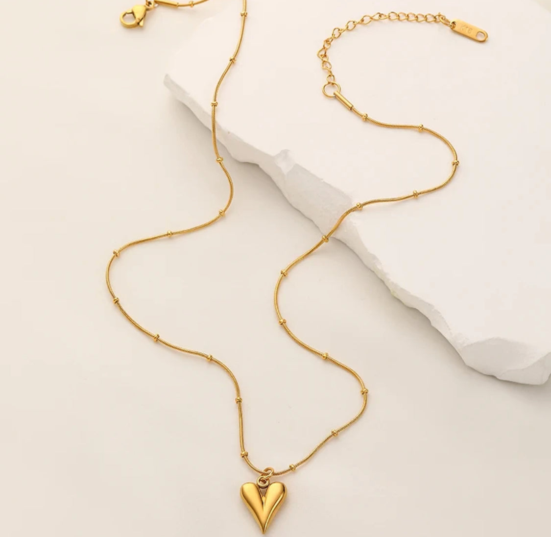 Mina Pendant Necklace
