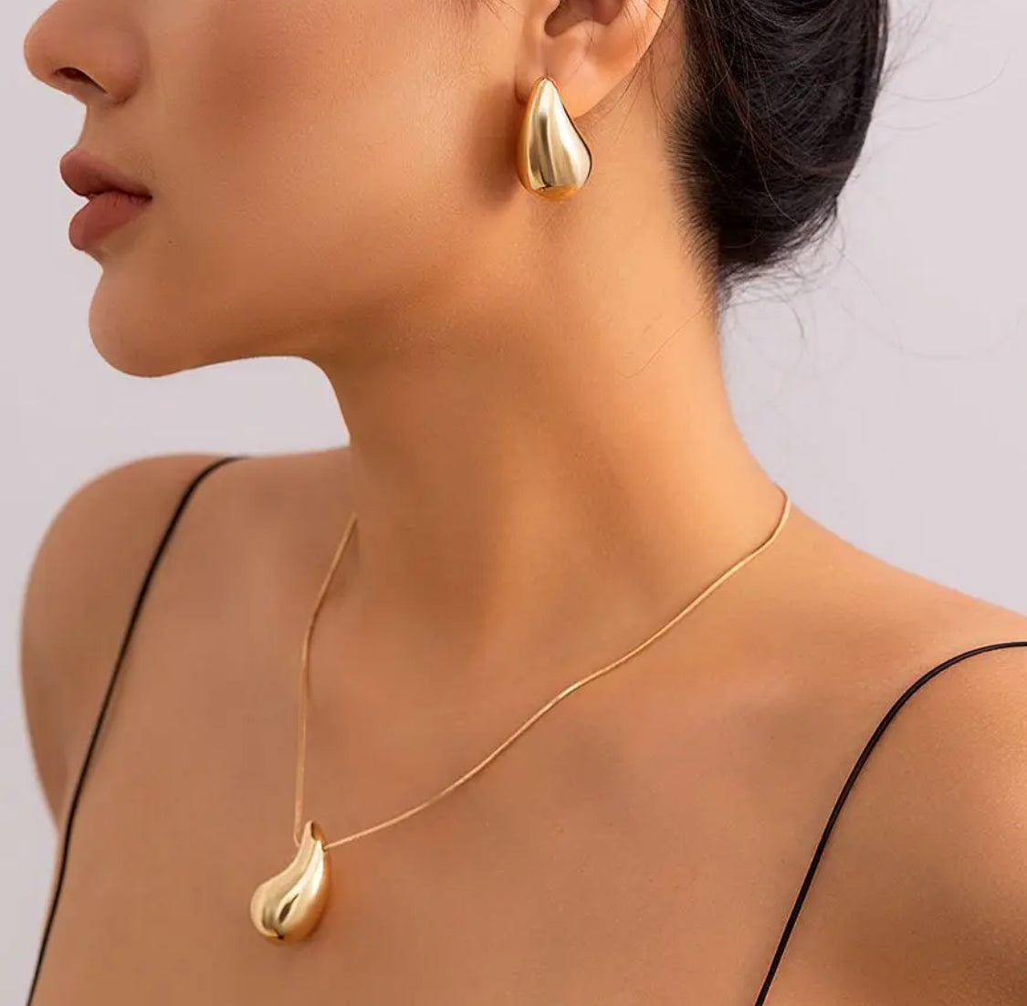 Elsa Necklace & Earring Set