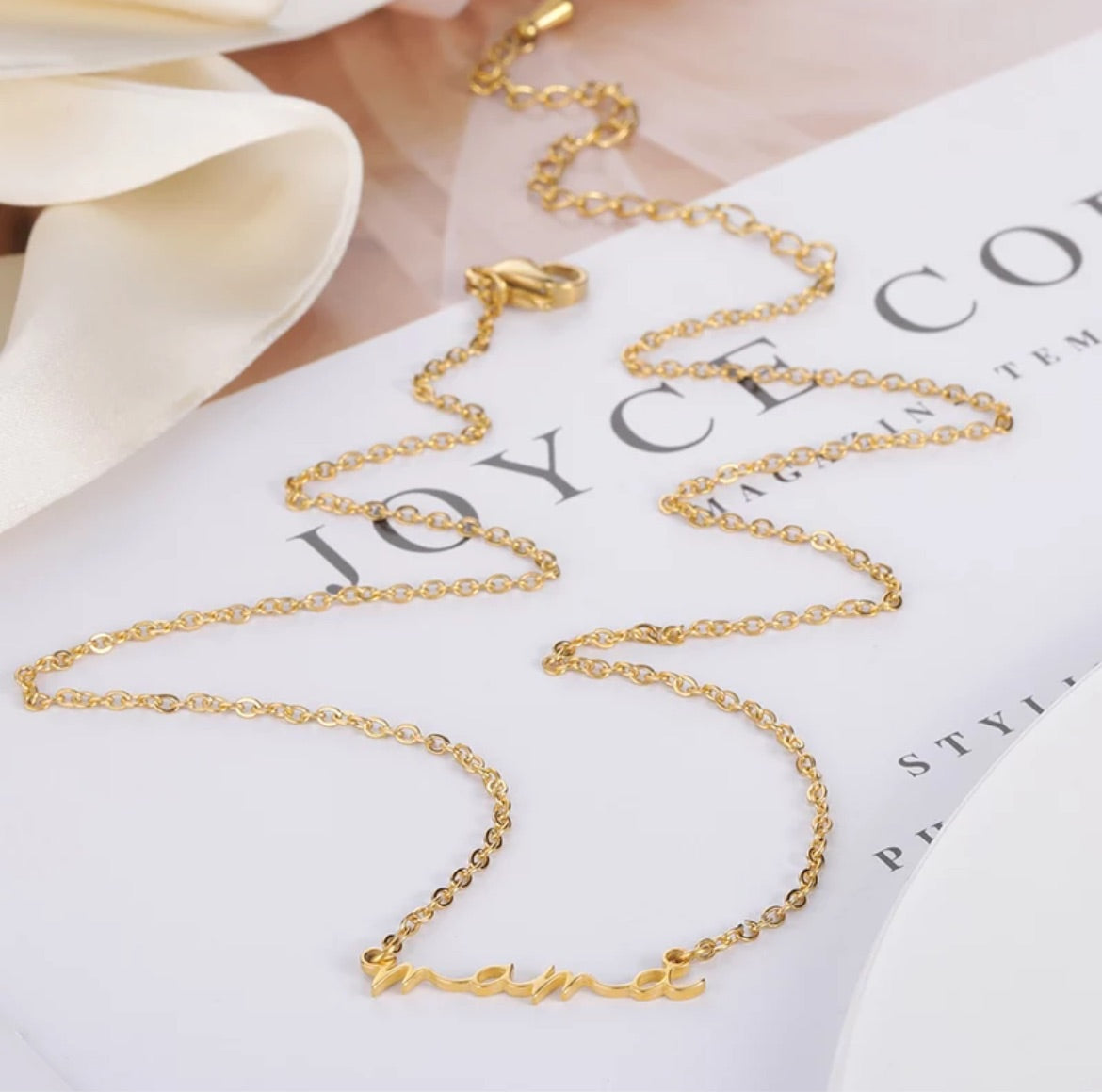Mama Necklace