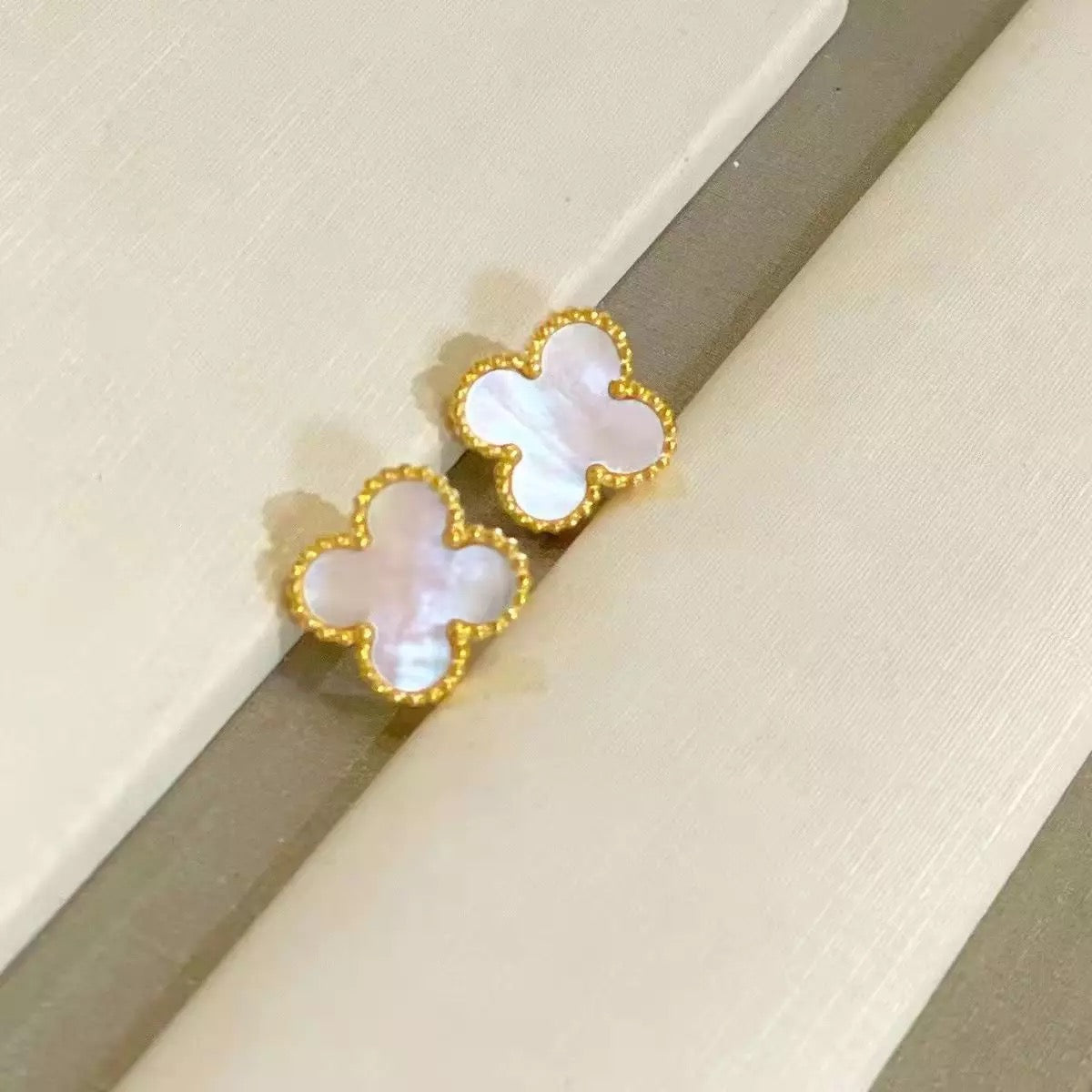 Clover Set in Mother of Pearl