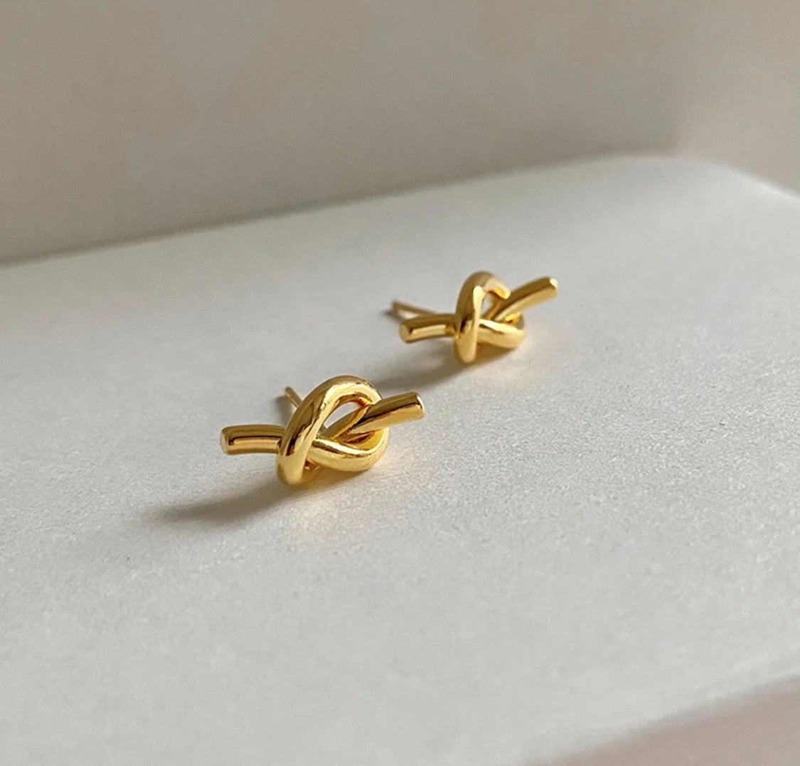 Pretzel Studs